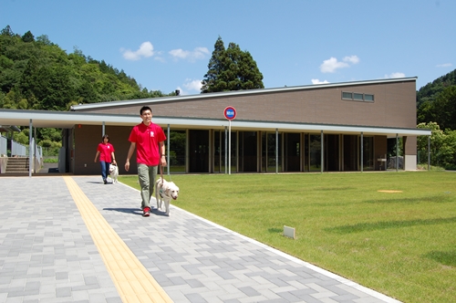 公益財団法人関西盲導犬協会 H2oサンタ